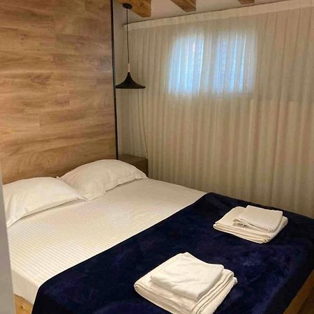 Lovely Loft 1-Bedroom In The Heart Of Tirana Exterior foto