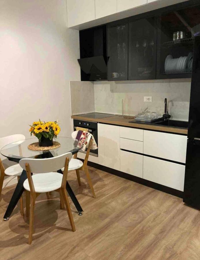 Lovely Loft 1-Bedroom In The Heart Of Tirana Exterior foto